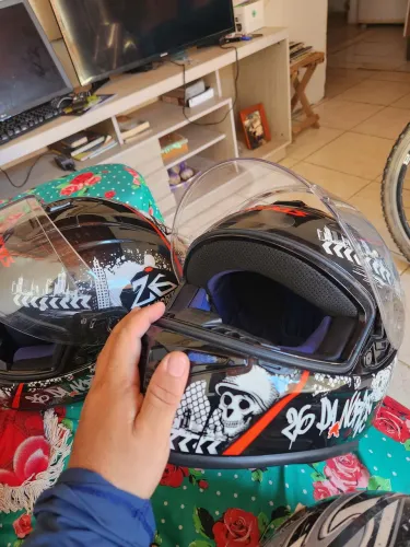 2 capacete novos