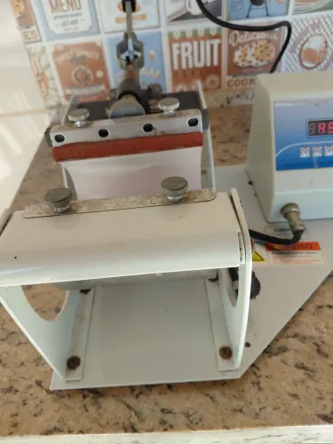 Preça de caneca 110 e 220 v