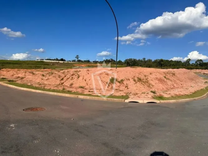 Terreno à venda no Portal dos Lagos, Corrupira, Jundiaí/SP