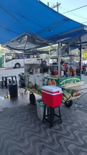 Vendo carrinho de pastel e caldo de cana