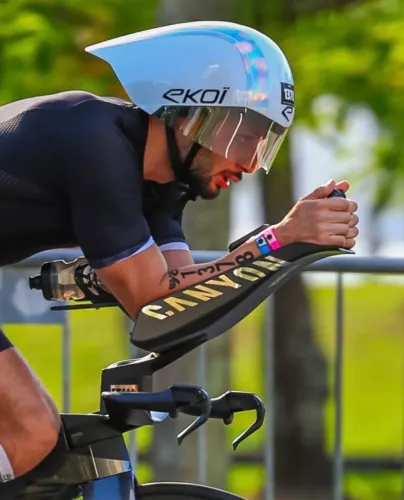 Cockpit aerobar Canyon SpeedMax em fibra de carbono