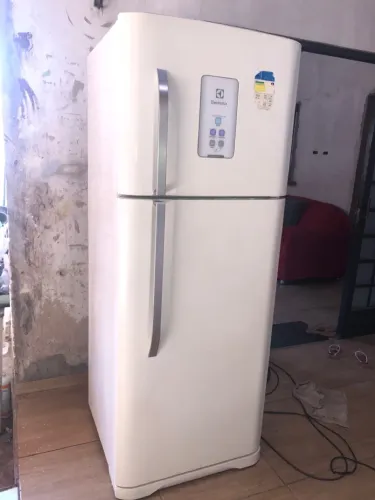 GELADEIRA ELECTROLUX FROSSFREE