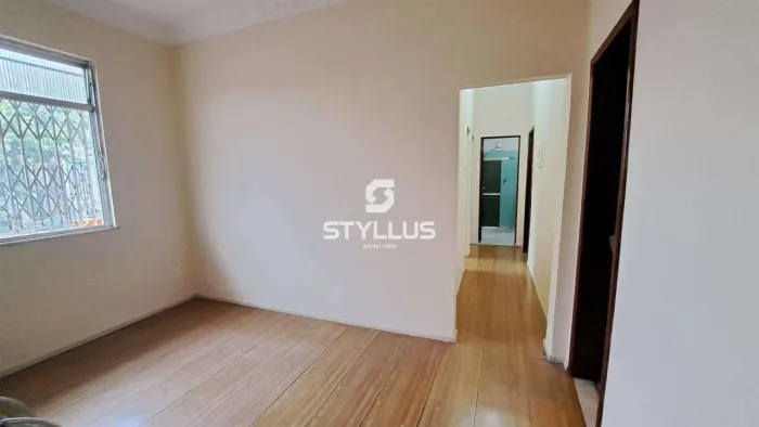 Apartamento Térreo com 2 Quartos em Ótima Localização em Cascadura! RO01X