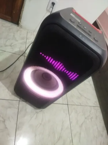 Vendo Bombox LG 