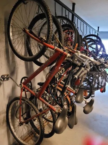 Vendo Bicicleta Bremen vermelha precisando de manutenção aro 26