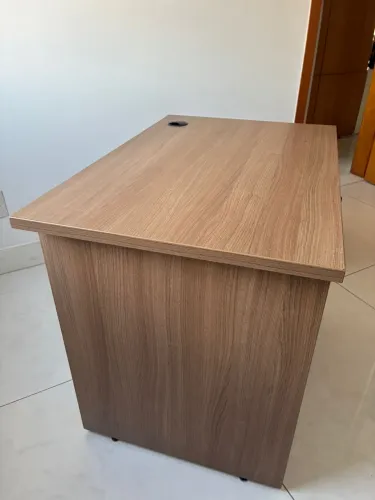 Mesa de escrivaninha