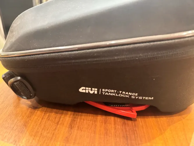 Bolsa para tanque - Givi 6l - pouco uso 