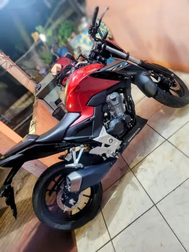 Honda CB300F