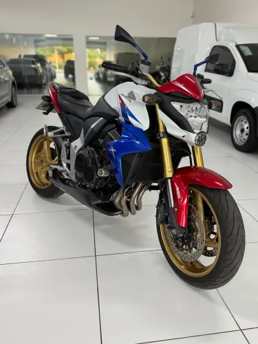 Vendo Honda Cb 1000R Capitão América
