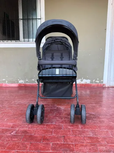 Carrinho duplo em ótimo estado.