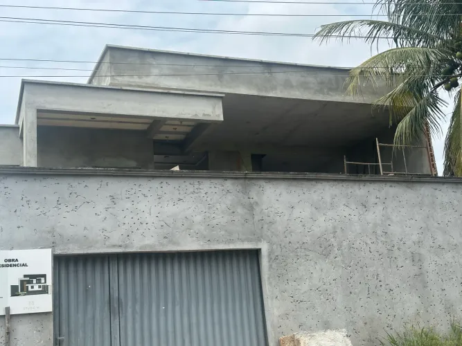 Excelente sobrado coberto mais de 43o metros