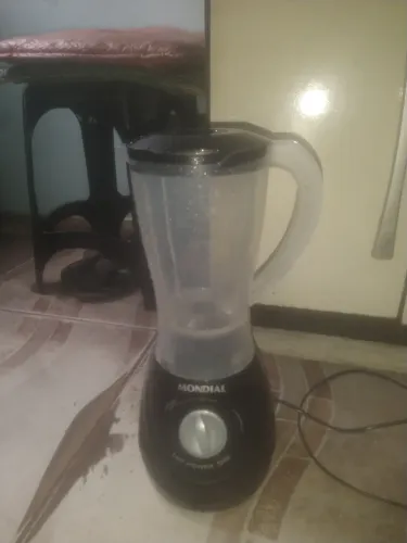 Liquidificador mondial 550W com rachadura e não vaza