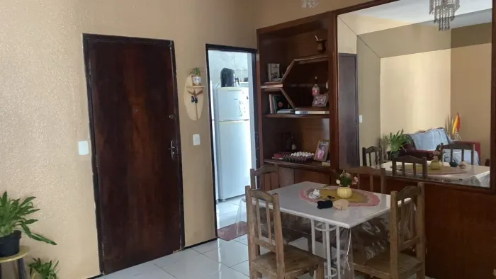 DIVIDO APARTAMENTO - 3 QUARTOS NO FARIAS BRITO