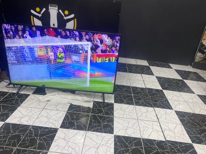 Vendo Smartv Samsung 50 polegadas 4k