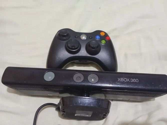 Controle e Kinect do Xbox 360