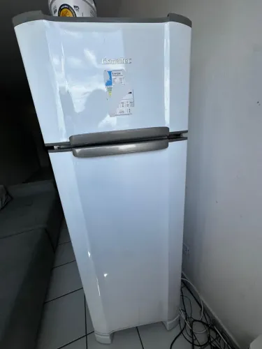 Geladeira Esmaltec
