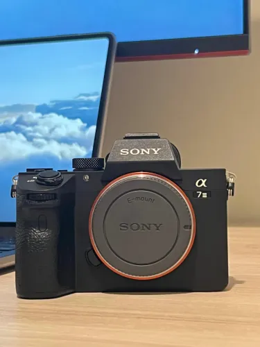 Câmera Sony A7 III 24.2 MP