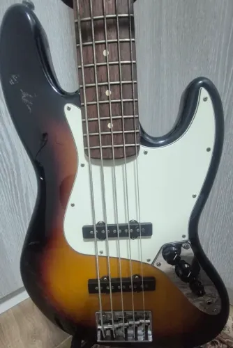 Baixo Fender 5 cordas mexicano passivo regulado timbre lindo 