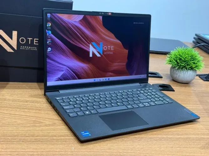 Notebook Lenovo V15 i5 11ª Geração 16GB RAM SSD NVMe 15.6" FHD - Garantia e NF