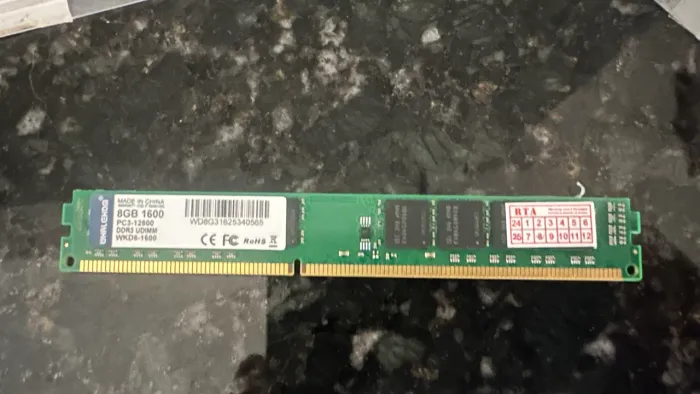8 GB de memória