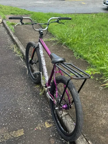 Bike montadinha com cubo k7 freio mt 200 com pinça de 446