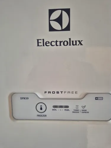 Geladeira Electrolux no estado