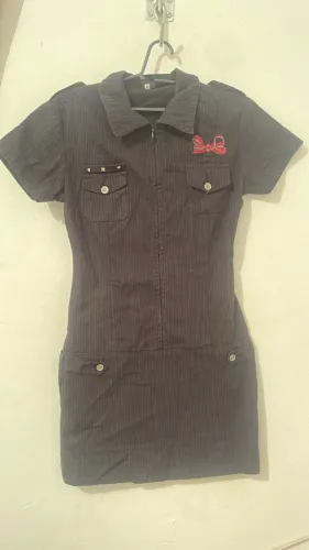 vestido curto jeans preto com zíper frontal