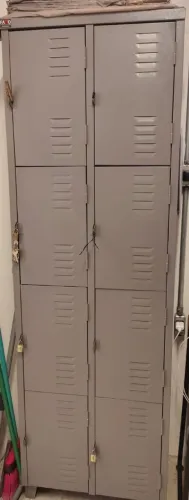 Armário de Aço pintado com 8 posições - semi-novo