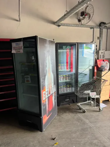 Cervejeira Cooler Adesivada 576L