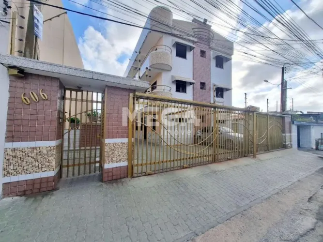 Apartamento com 2 quartos no bairro Montese em Fortaleza, CE