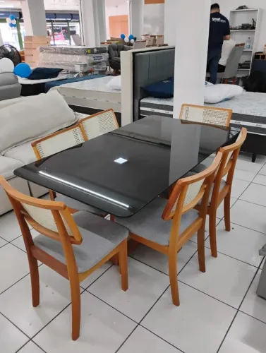 Mesa de Jantar 6 Cadeiras com Tampo Preto