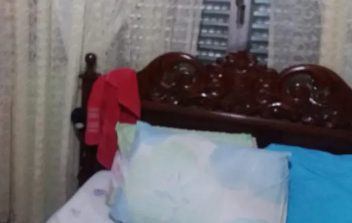 Cama de casal de madeira