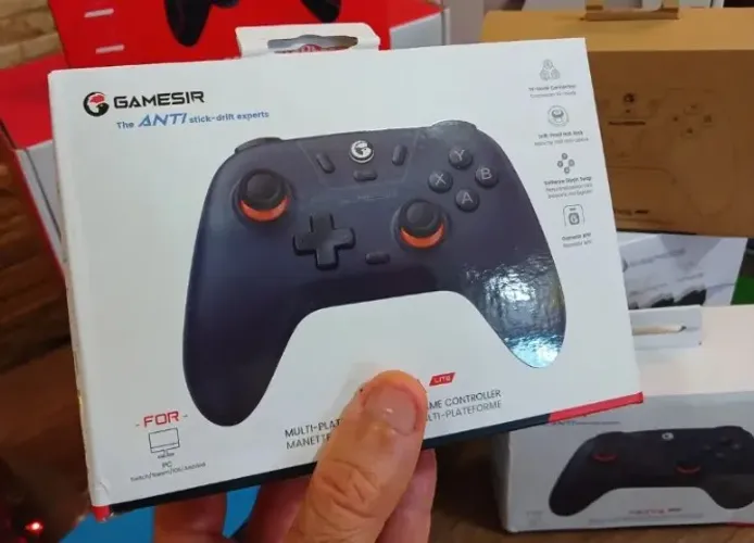 LACRADO Controle GameSir Nova Lite Sem Fio Bluetooth - (Novo) PC, Switch, Android