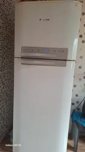Geladeira electrolux