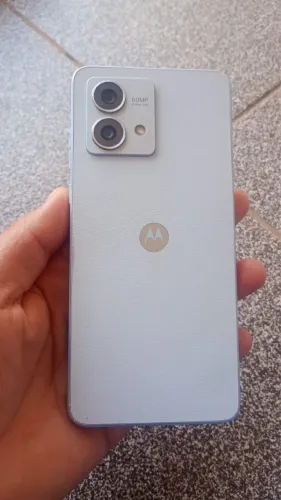 Motorola moto g84 256gb de memória 8gb de ram, pouco tempo de uso, com estado de novo