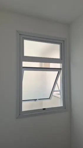 Janela Vitro Basculante Max Ar 72x107 Branca Nova (tenho 2)