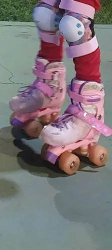 Patins infantil tam 26 27 com rodas Led