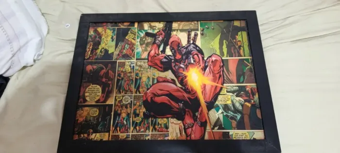 Quadro do Deadpool Moldura Preta
