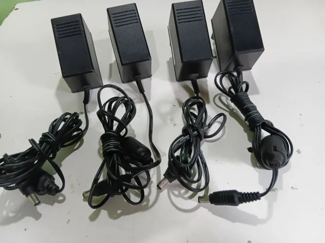 Fontes de alimentação chaveadacao de entrada 240 saída 12v