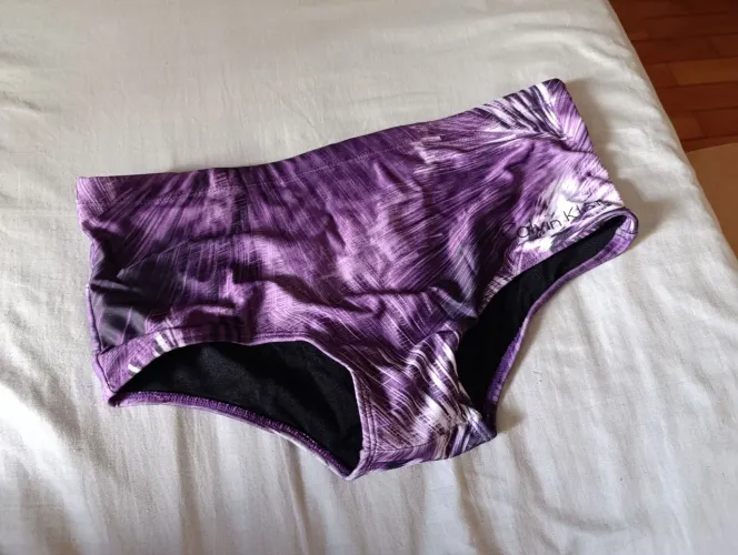 Vendo sunga roxa