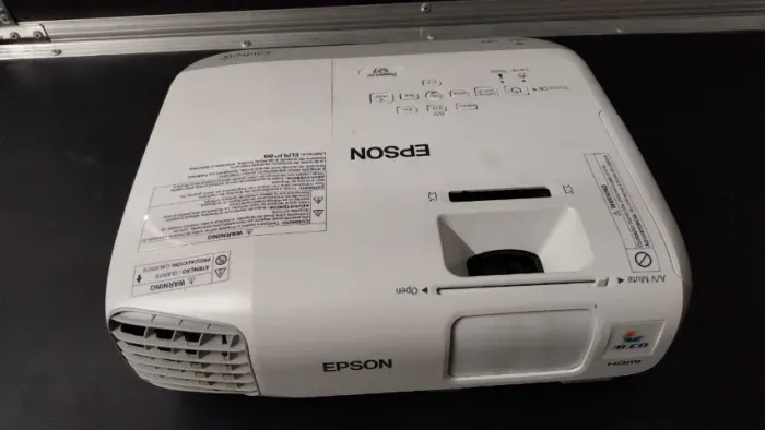 Projetor Epson PowerLite S27 Modelo H694 para Ambientes Corporativos