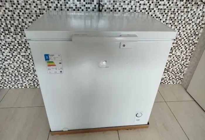 Freezer Horizontal Electrolux Cycle Defrost 199L - SEMINOVA