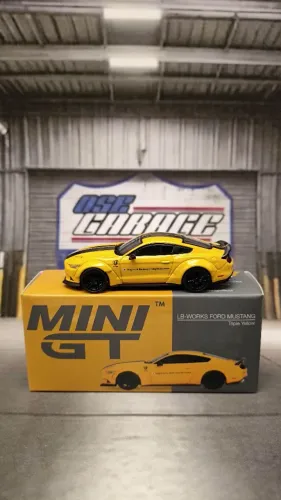 Mini GT 1:64 Mini GT Ford Mustang 1:64<br>LB-WORKS FORD MUSTANG AMARELO TRIPLO MGT01077