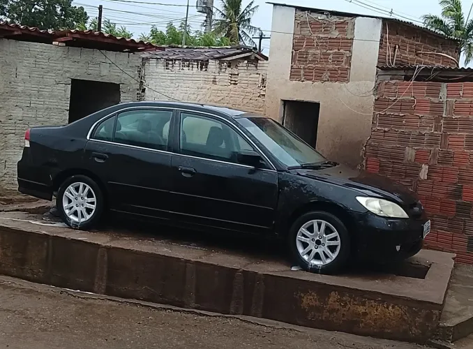 Honda Civic Sedan LX 1.7 16V 115cv Mec. 4P 2005