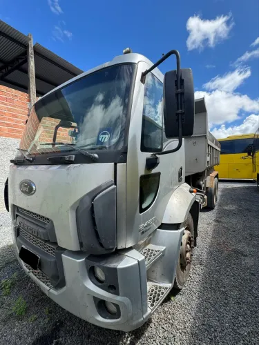FORD CARGO 2428 2011/2012