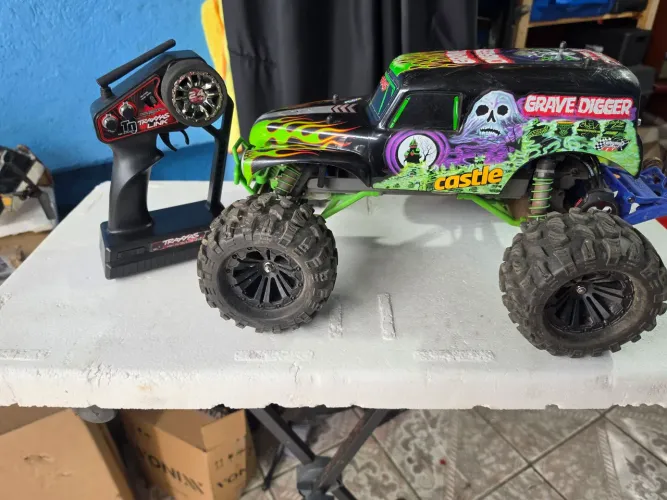 Automodelo traxxas grave diger 4x2 velineon 