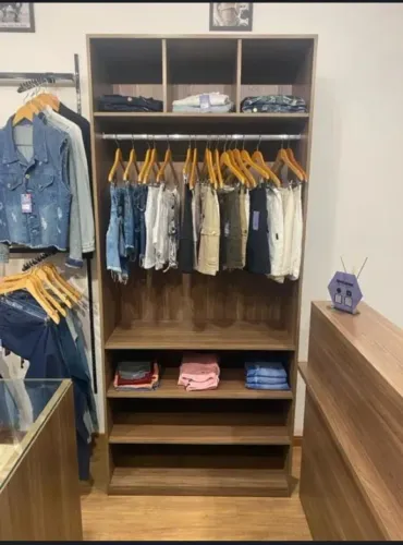 Móveis ideais loja de roupa