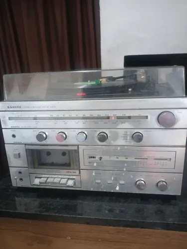 Aparelho de som sanyo ATR 10