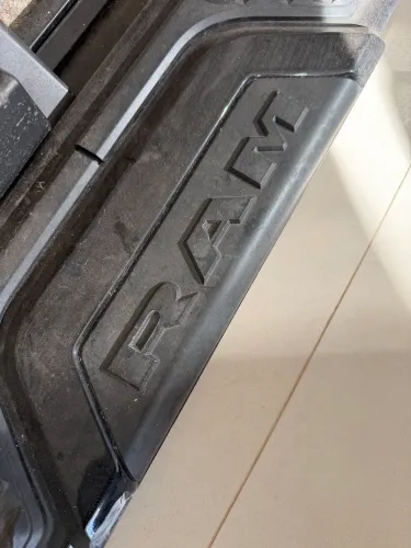 Estribo RAM 2500