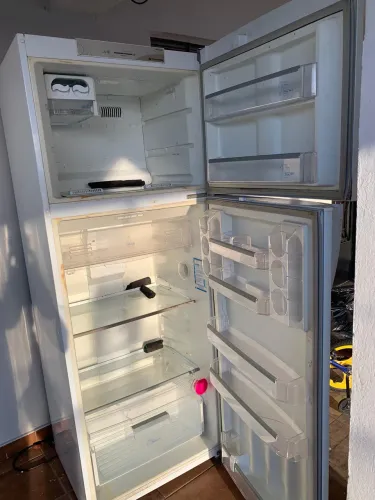 GELADEIRA FUNCIONANDO PERFEITAMENTE